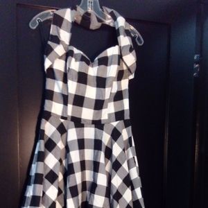 Vivien of Holloway Black/White halter dress